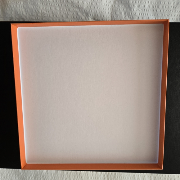 Hermès Box + Ribbons (Empty Scarf Box) - Picture 4 of 7